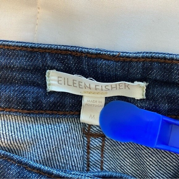 Eileen Fisher Dark Wash Straight Leg 5 Pocket Zip Closure Size M (Size 14/16) - Picture 3 of 5